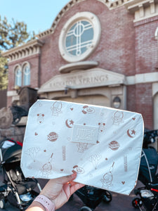 INSULATED COOLER POUCH IN NEUTRAL FAVES
