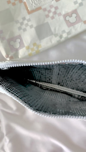 INSULATED COOLER POUCH IN NEUTRAL FAVES